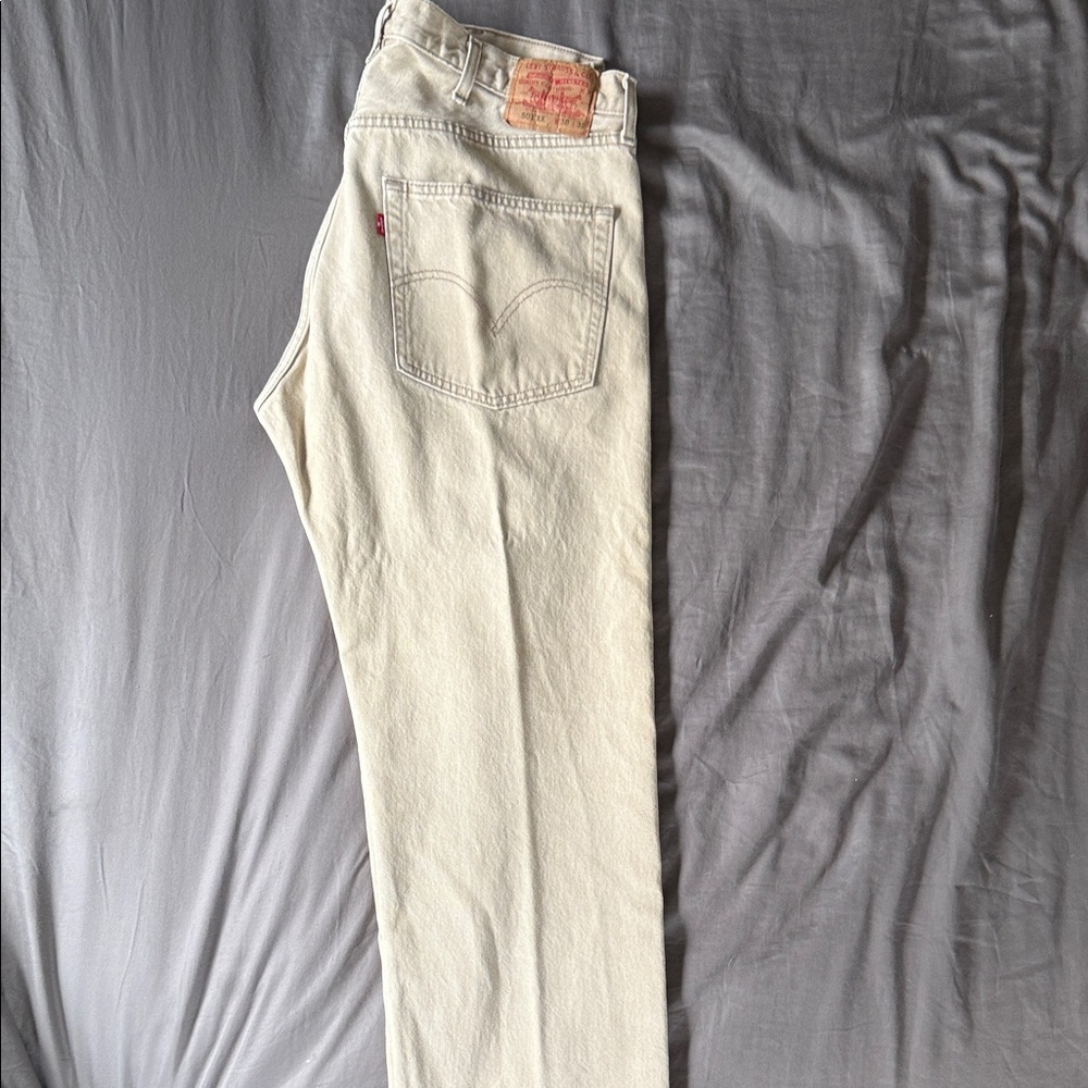 Levi's Vintage Jeans Made in Canada ❤️ Cream Straight-Leg Jeans Timeless Style